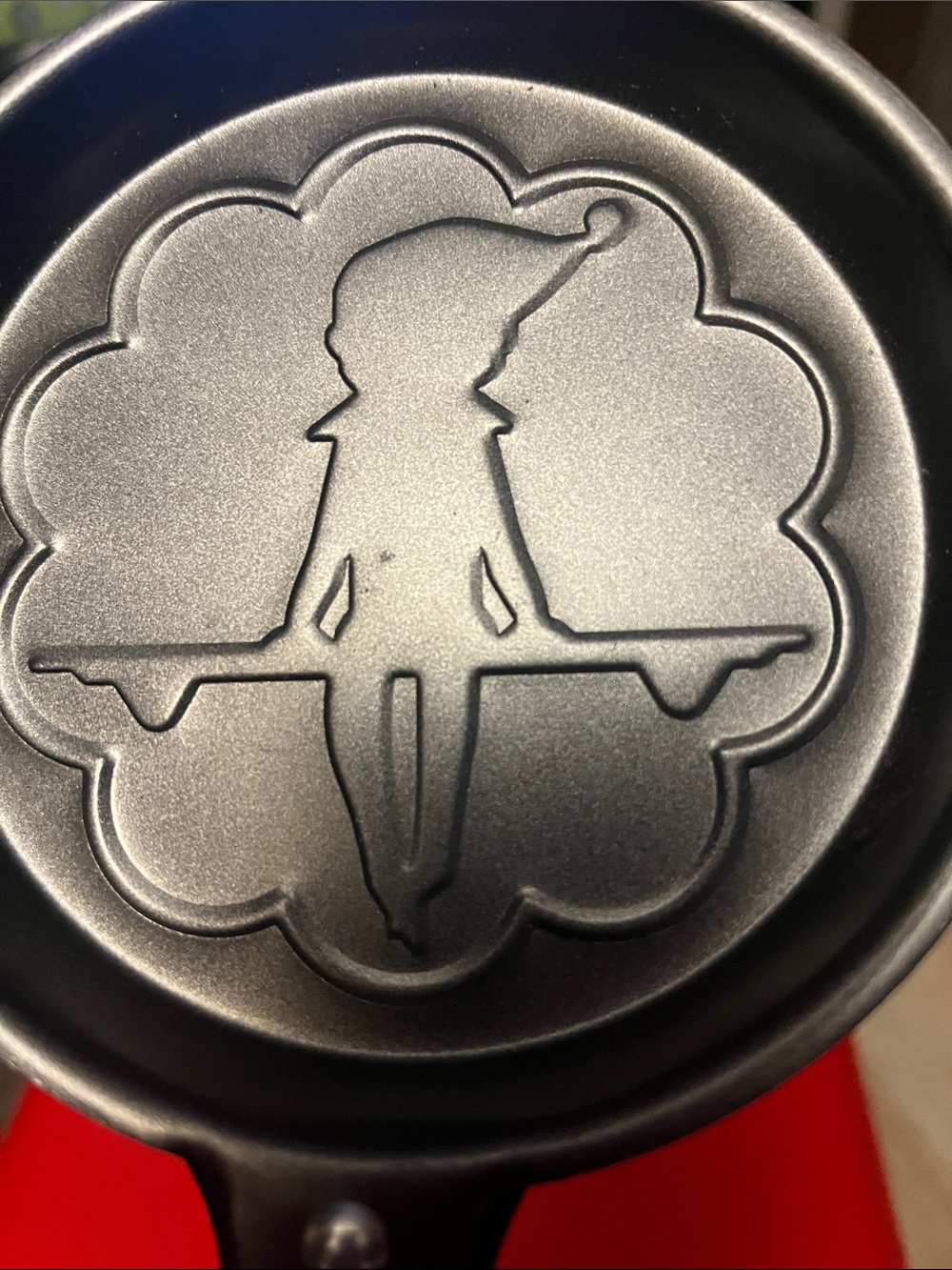 Elf on shelf no stick mini skillet